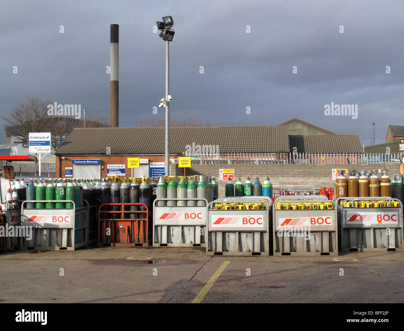 Gasflaschen bei BOC Gas Storage Depot in Großbritannien. Stockfoto