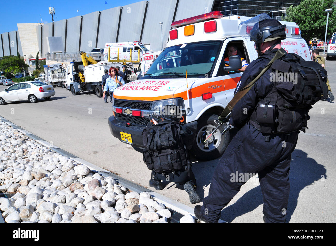 Israel, Haifa israelische Sicherheitskräfte und Rettungspersonal besuchen eine Übung simuliert einen Terror-Anschlag Stockfoto