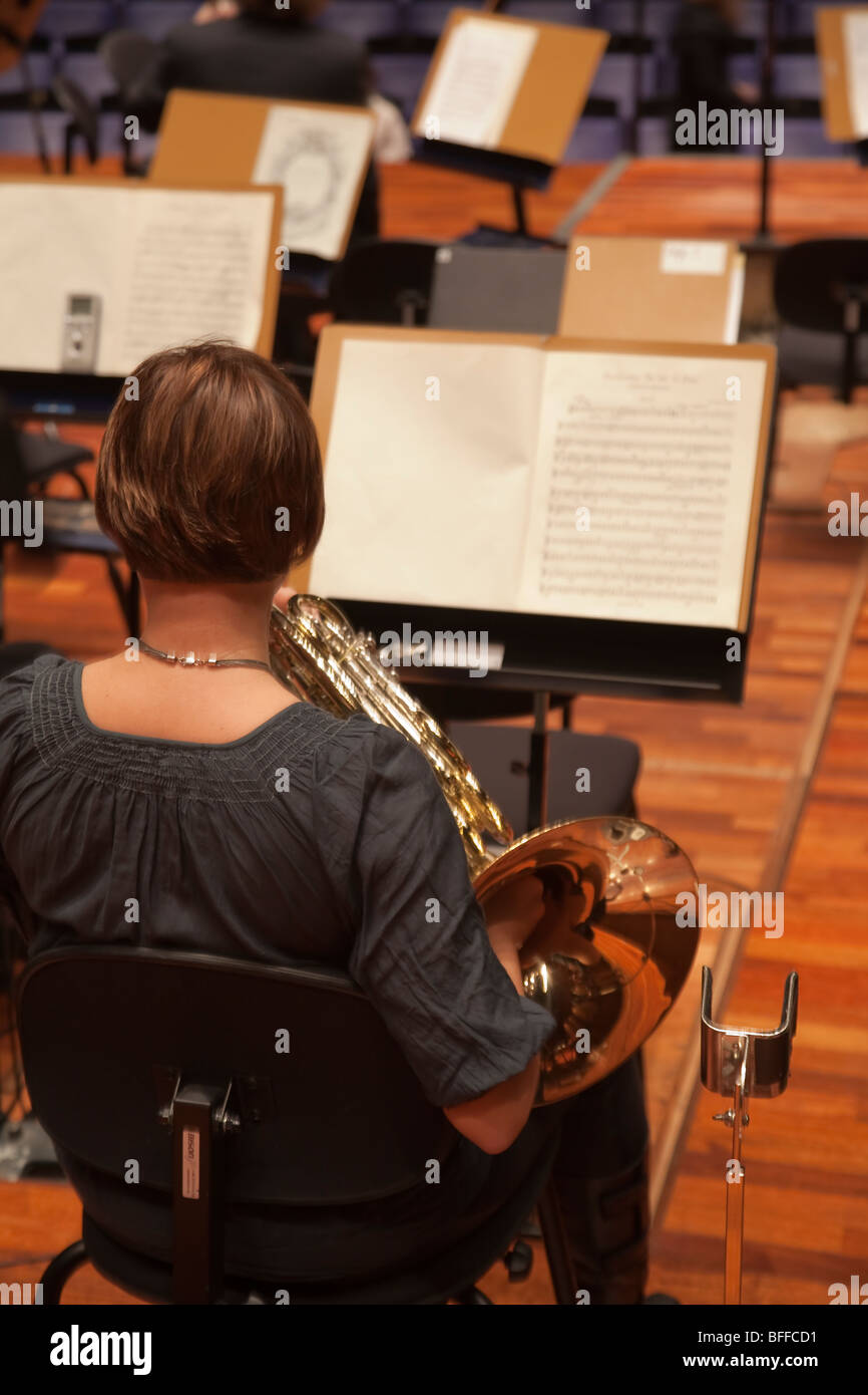 Horn orchestra Fotos und Bildmaterial in hoher Auflösung Alamy