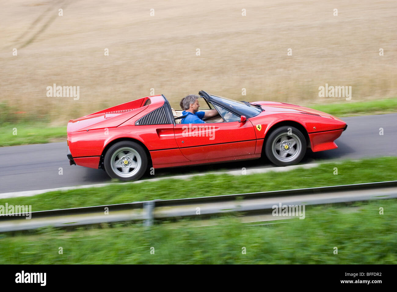 Roten Ferrari 308 GTS italienischen Sportwagen-Klassiker Stockfoto