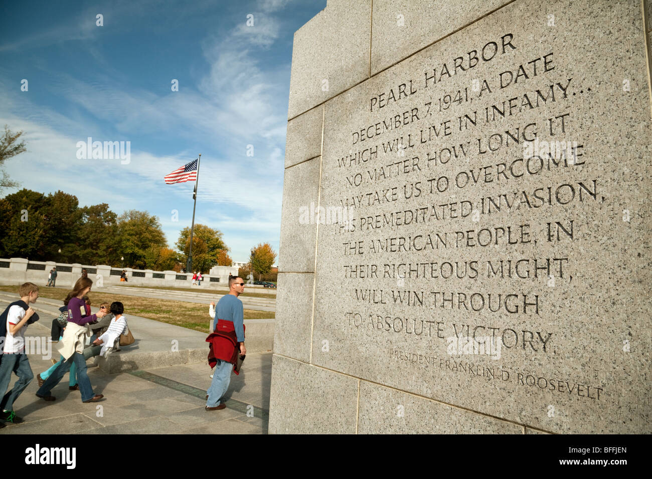 Besucher des World war II Memorial Washington DC, insbesondere des Pearl Harbor Memorial, Washington DC, USA Stockfoto