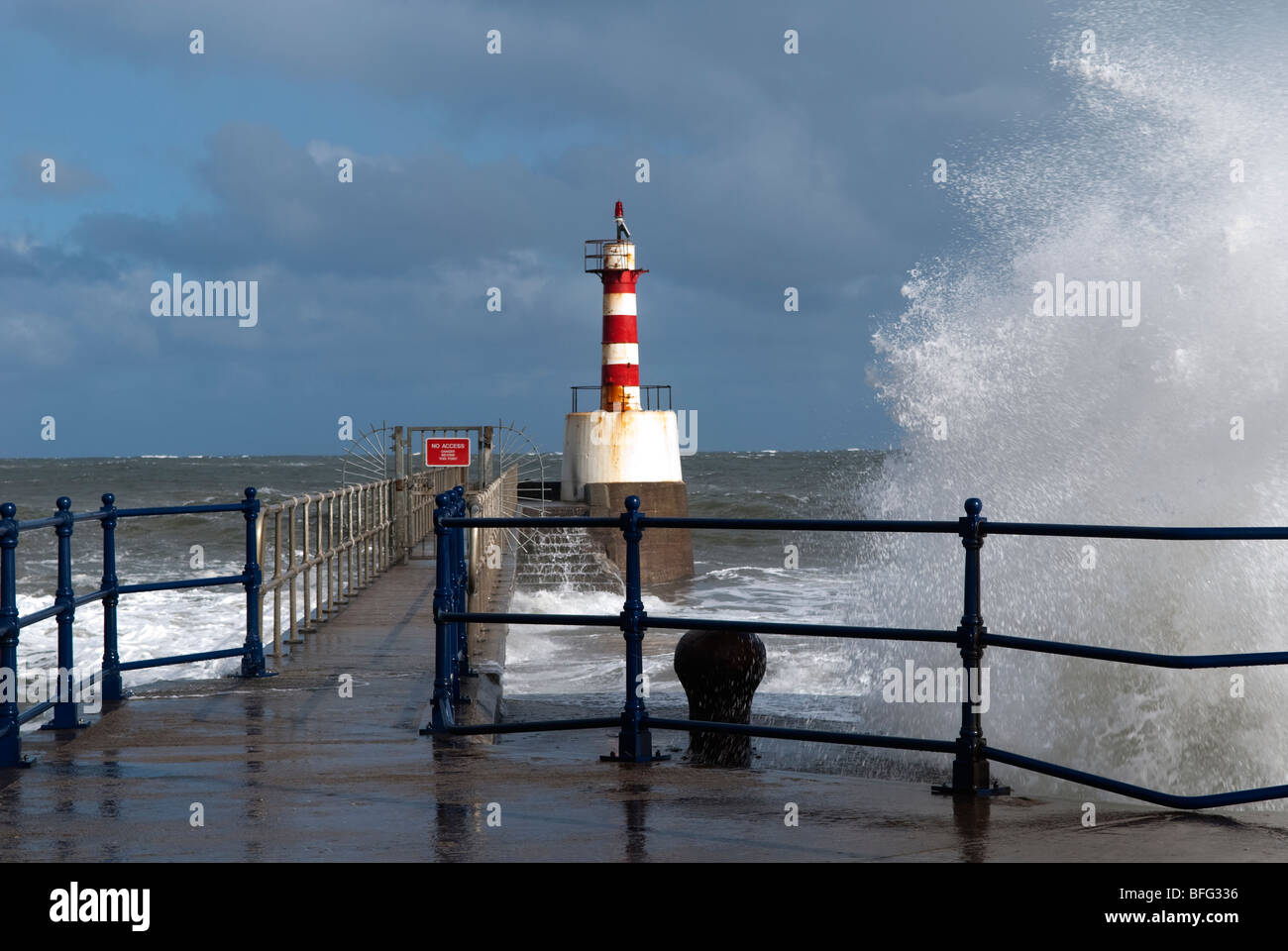 Kleiner Leuchtturm auf Amble Pier in Northumberland, England, "Great Britain", "Großbritannien", GB, UK, EU Stockfoto