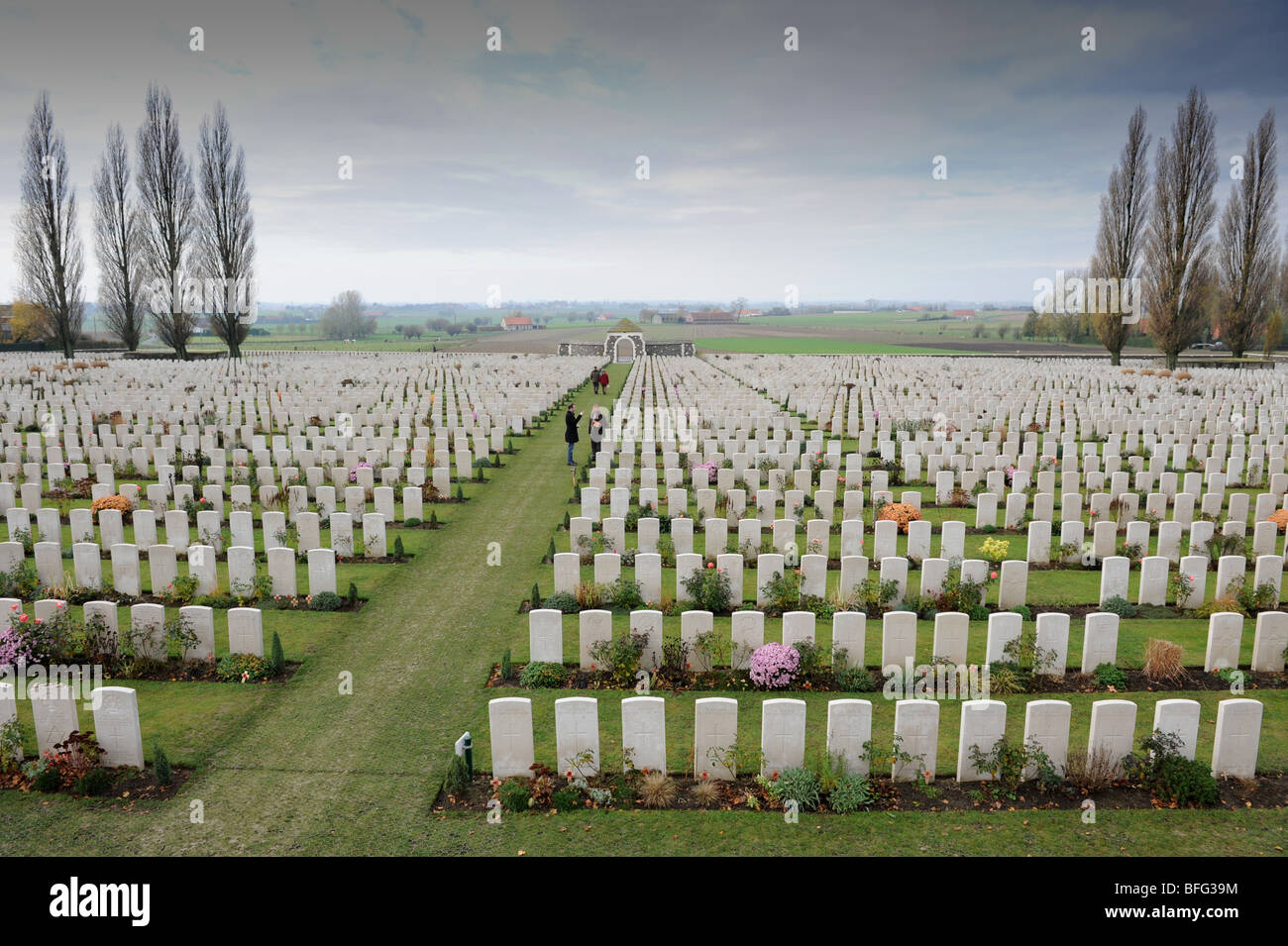 Gräber der ersten Weltkrieg Soldaten am Tyne Cot Friedhof Passchendale Ypern, Belgien Stockfoto