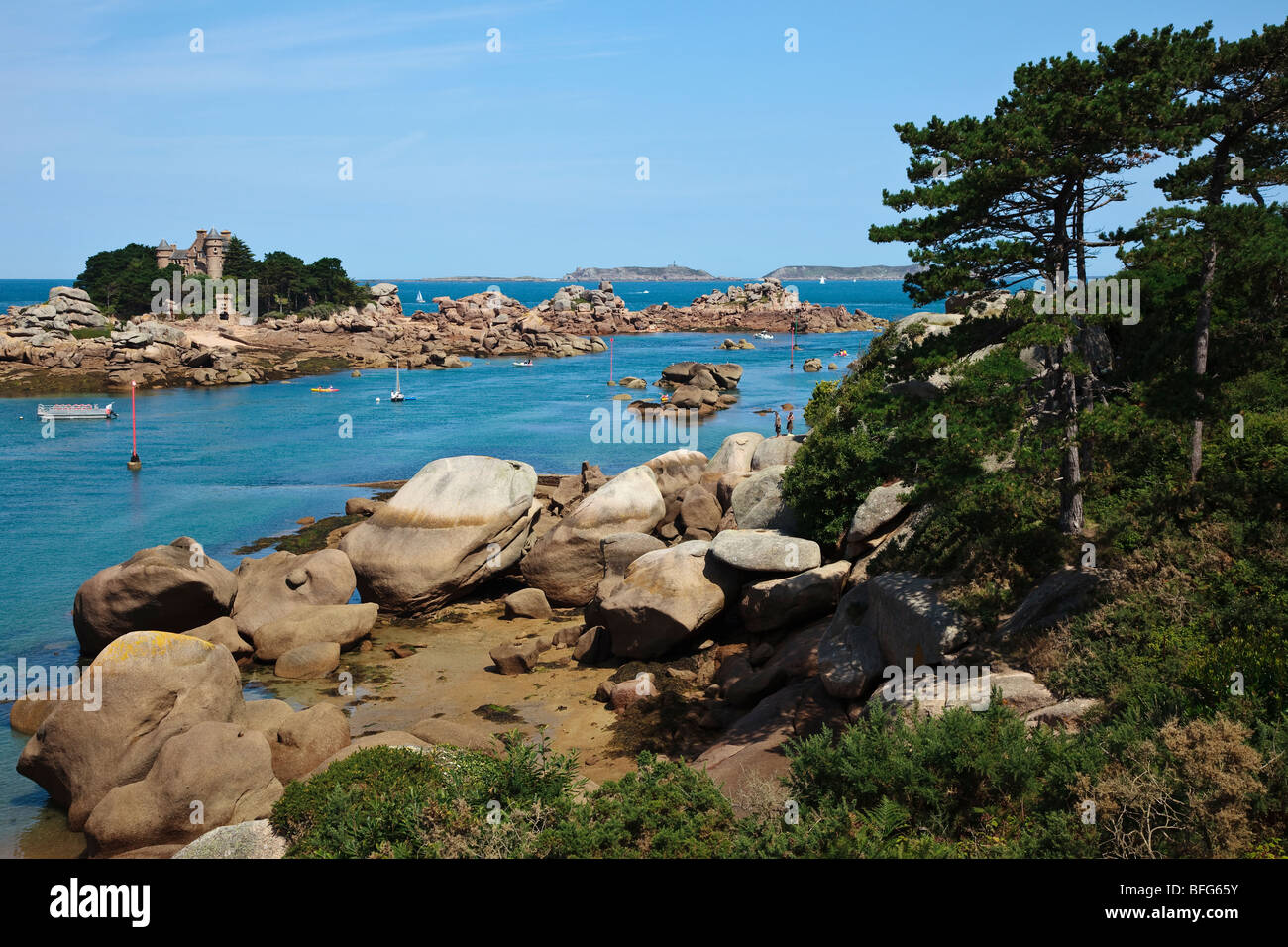 Ile de Costaèrés von Ploumanach, rosa Granit Küste (Côte de Granit Rose), Côte d ' Armor, Bretagne Stockfoto