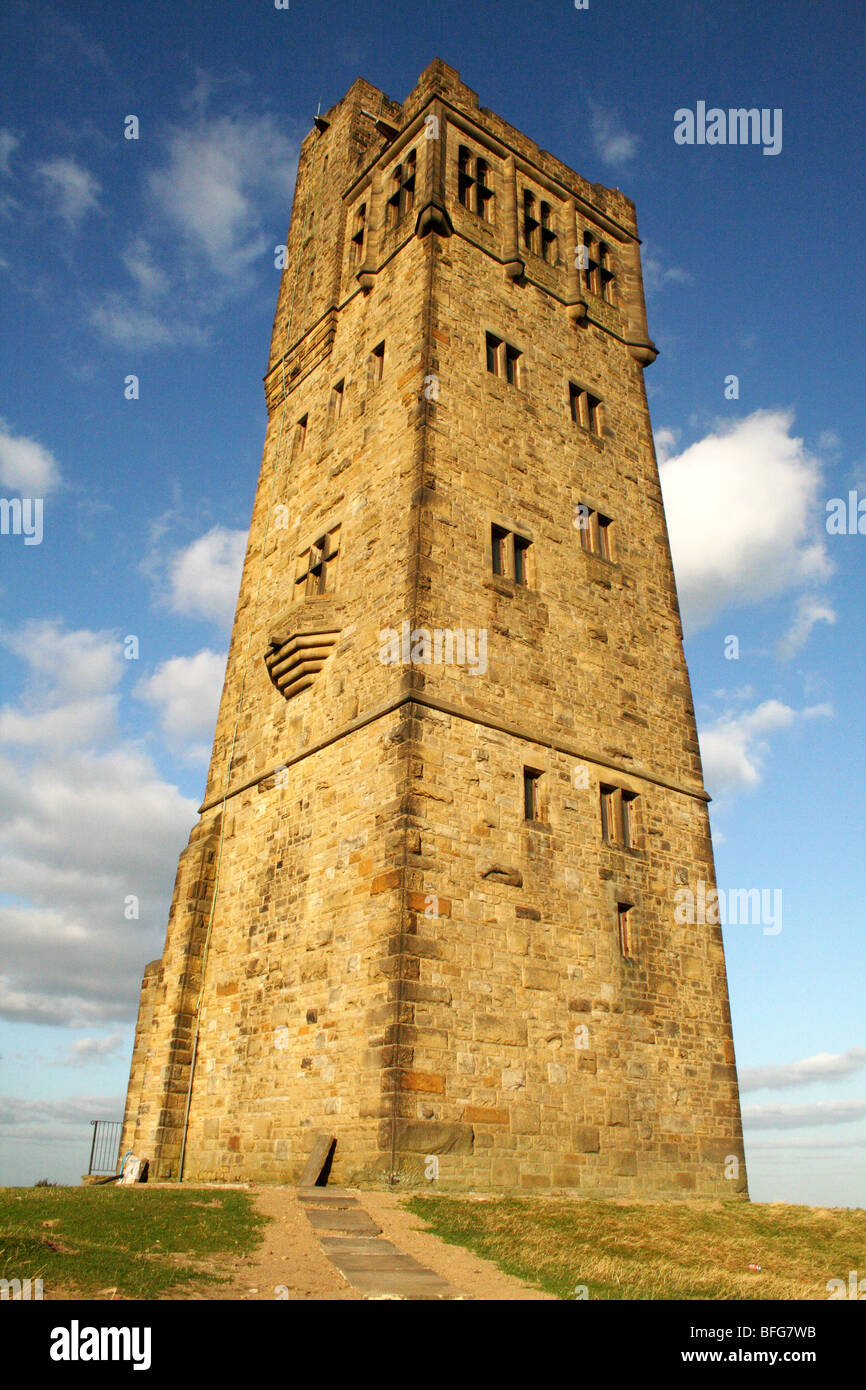 Jubilee Tower Burgberg Huddersfield in Kirklees gebaut, um der Herrschaft von Königin Victoria zu gedenken Stockfoto