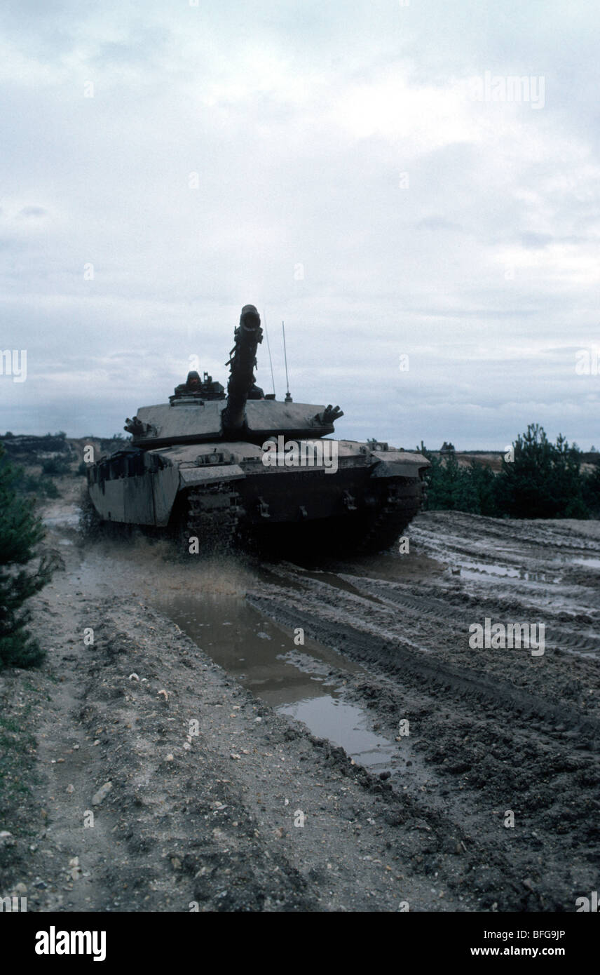 Challenger tank Fotos und Bildmaterial in hoher Auflösung Alamy