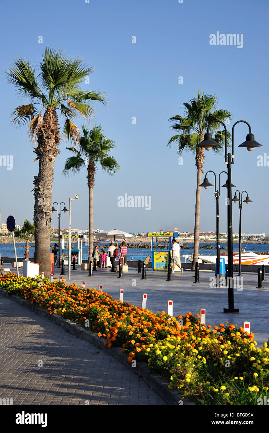 Strand Meer bei Sonnenuntergang, Pafos, Bezirk Paphos, Zypern Stockfoto