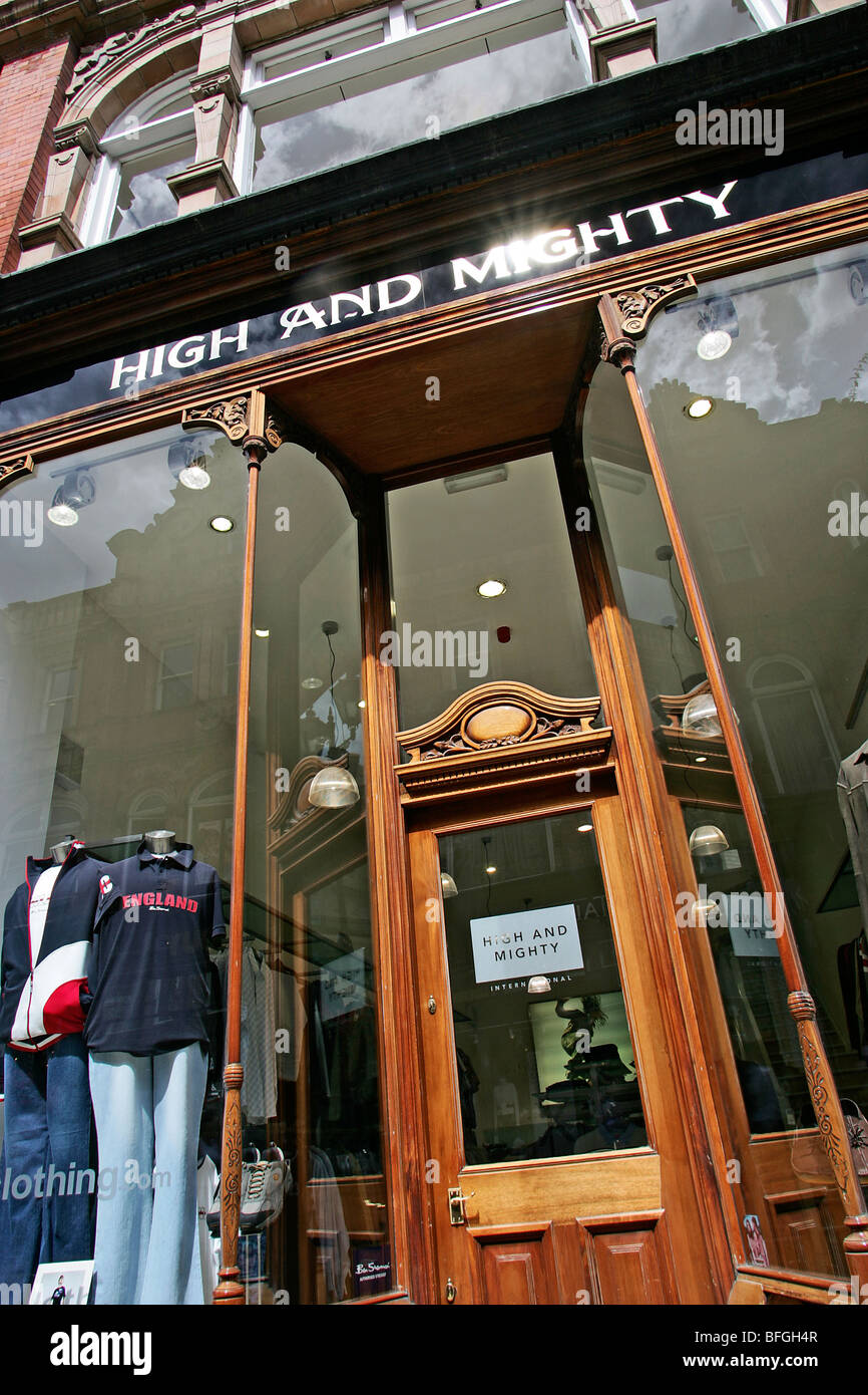 High And Mighty Shop im King Edward Street, viktorianischen Viertel, Leeds, Yorkshire, Großbritannien Stockfoto