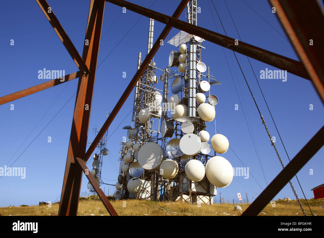 Kommunikation-Antennen am Blockhaus, Abruzzen, Italien. Stockfoto