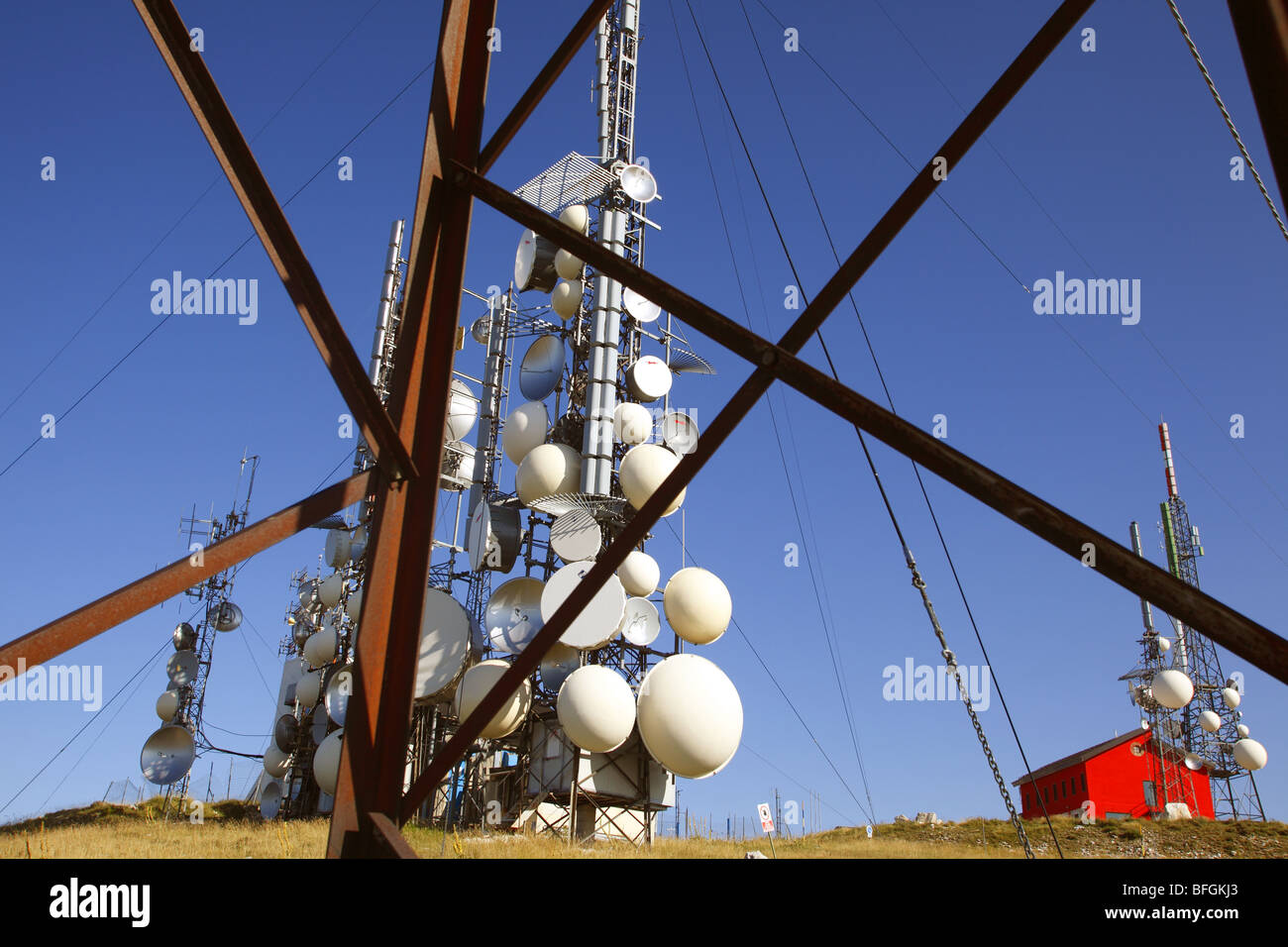 Kommunikation-Antennen am Blockhaus, Abruzzen, Italien. Stockfoto