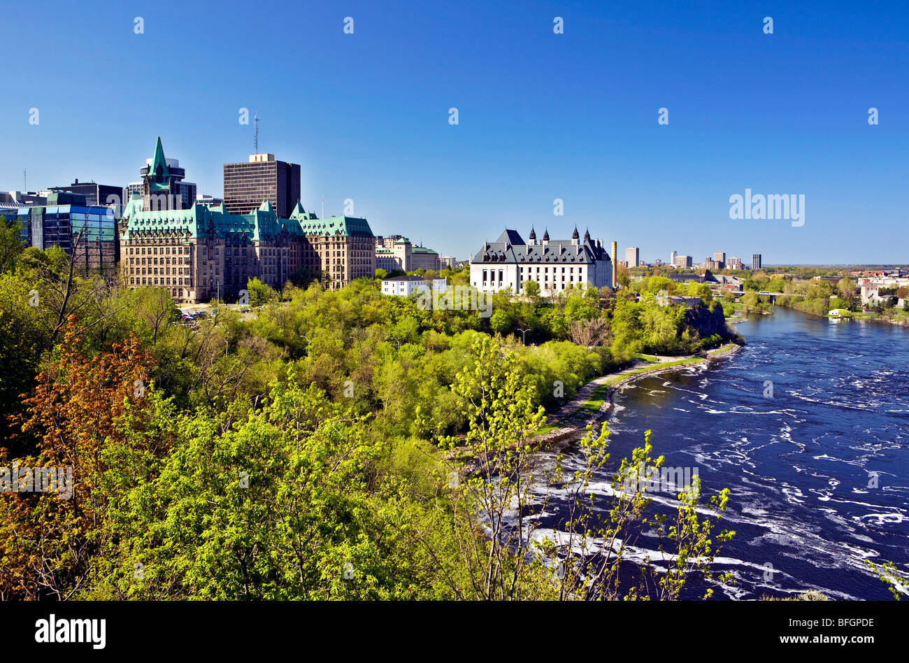 Ottawa River und Supreme Court, Ottawa, Ontario, Kanada Stockfoto