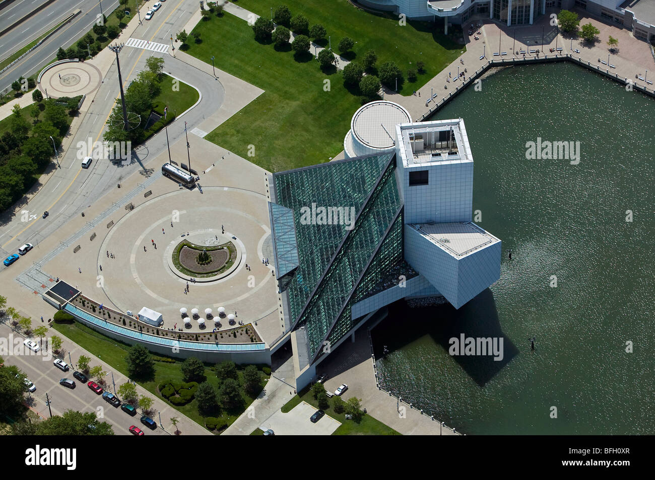 Luftaufnahme über Cleveland Ohio Rock and Roll Hall Of Fame und Museum Stockfoto