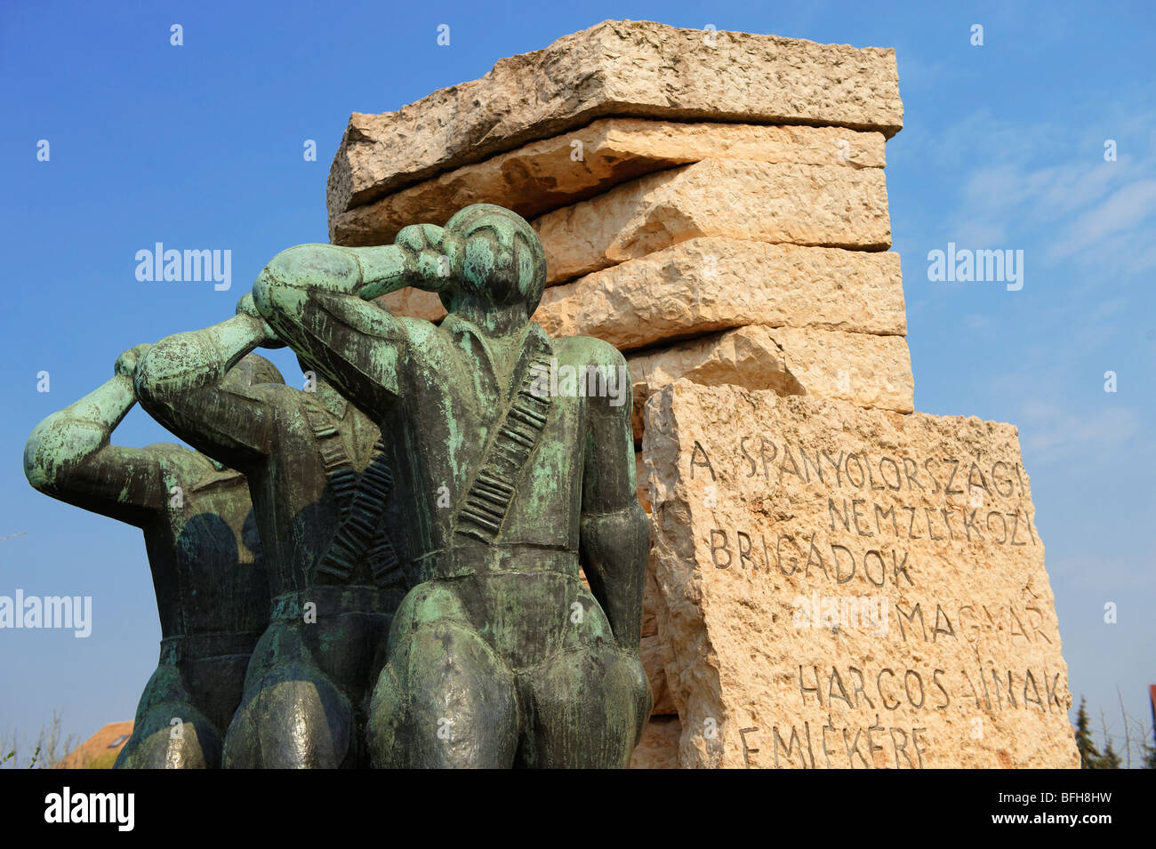 Denkmal für die Soldaten der ungarischen spanischen Bürgerkrieg Brigade - Memento-Skulpturen-Park (Szobaopark)-Budapest, Ungarn Stockfoto