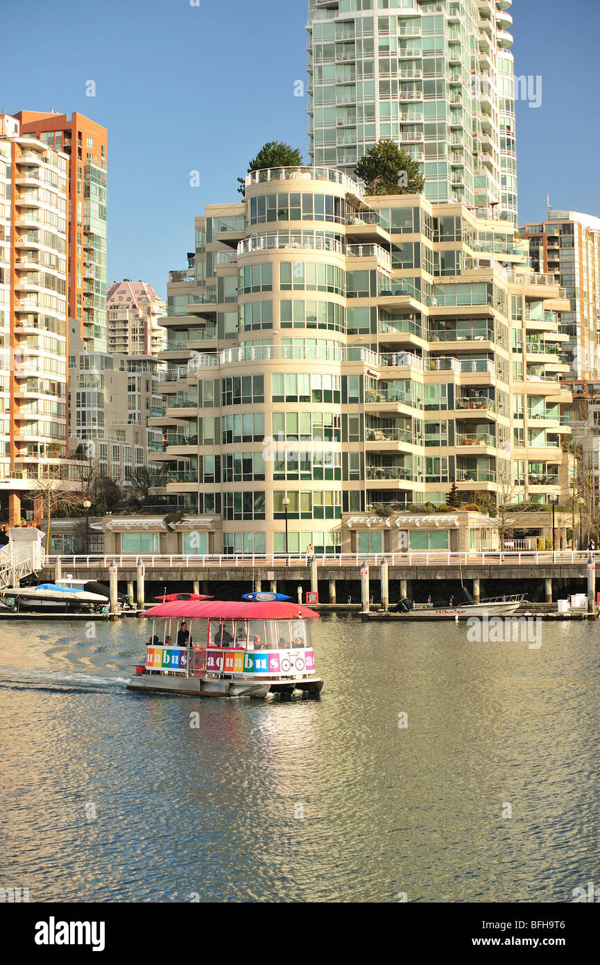 Aquabus Fähre im False Creek, Vancouver, Britisch-Kolumbien, Kanada Stockfoto