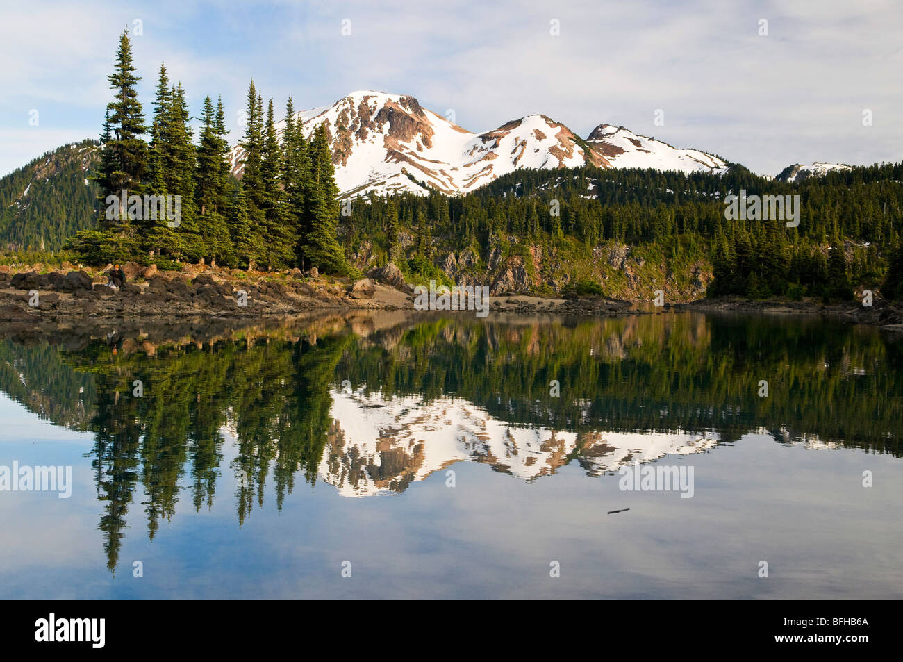 Mount Preis und Klinker Gipfel bieten eine schöne Kulisse, Garibaldi See, Whistler BC. Stockfoto