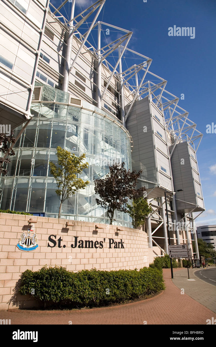 Das Exterieur des St James' Park in Newcastle-upon-Tyne, England. Das Stadion ist die Heimstätte von Newcastle United Football Club Stockfoto