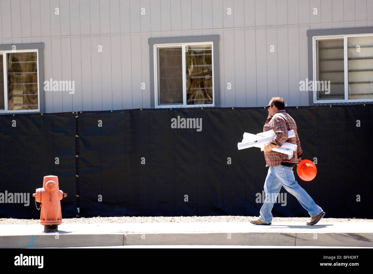 Fotos aus 2006 zeigt die Bautätigkeit beteiligt bei der Erstellung der Stahlkonstruktion UCI Medical Center Orange, CA. Stockfoto