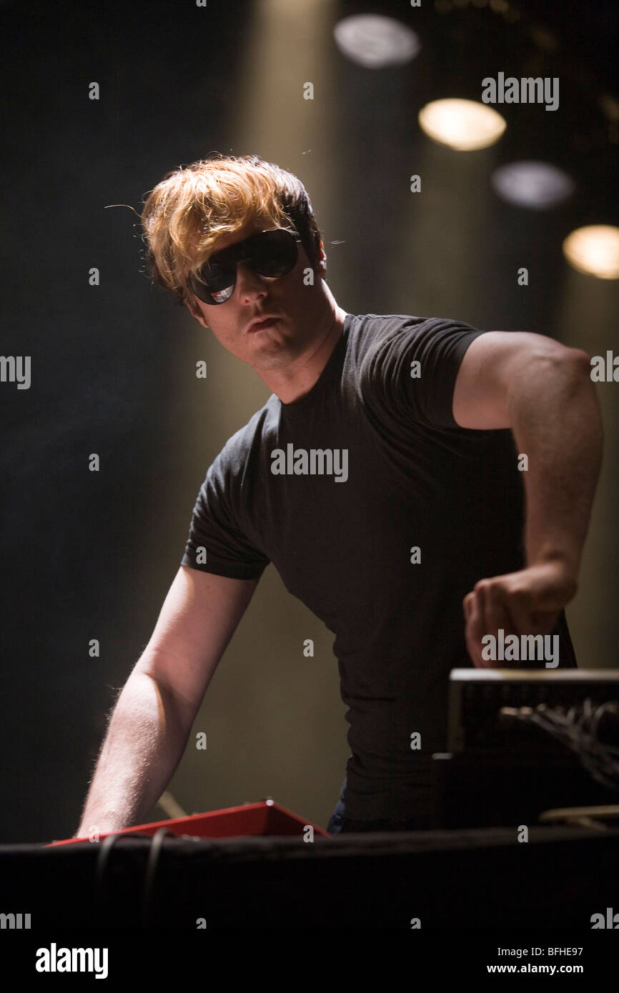 BUDAPEST-Juli 24: Alec Empire führt auf der Bühne bei SYMA Sport und Event-Center Bühne 2009 in Ungarn Stockfoto