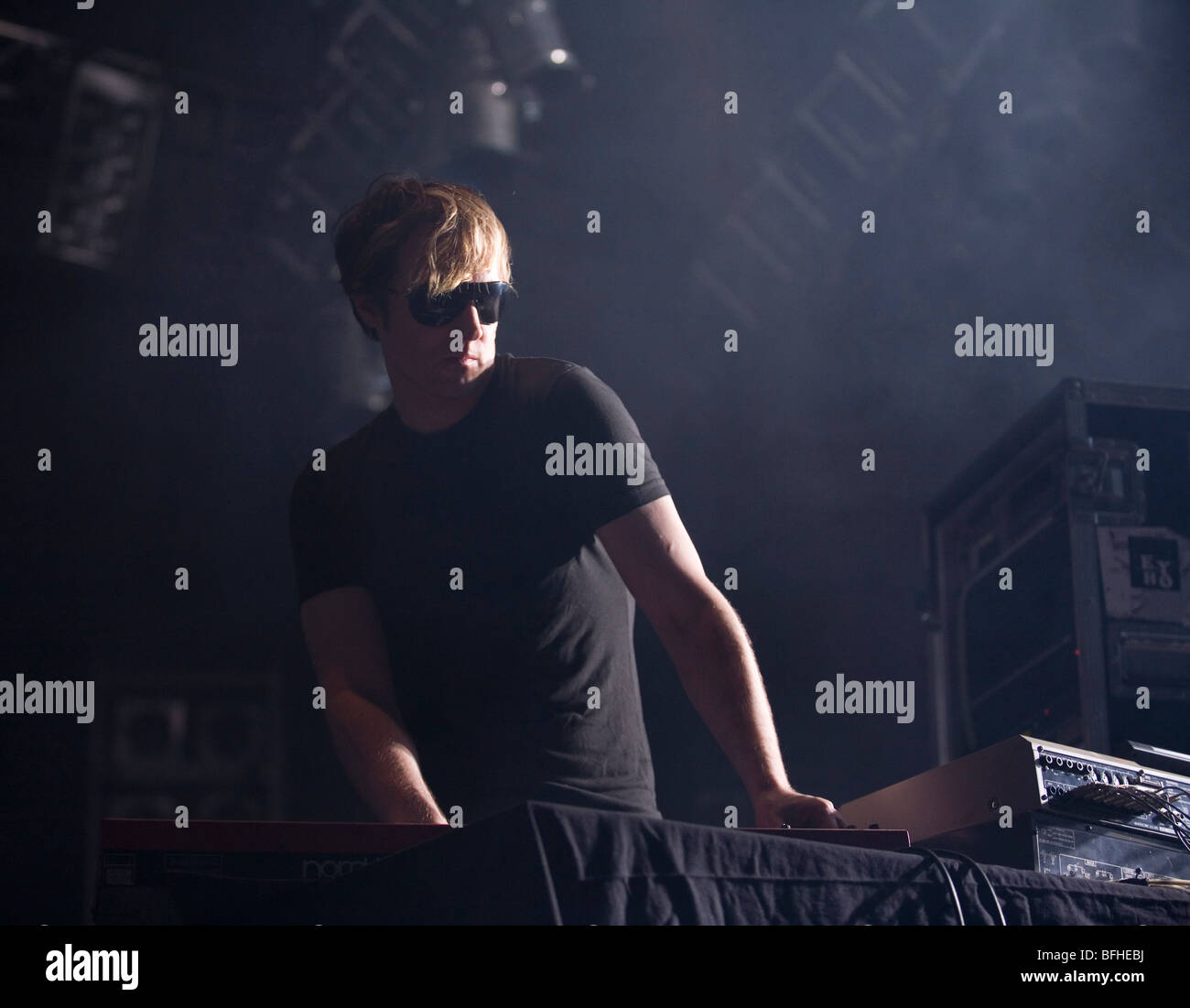 BUDAPEST-Juli 24: Alec Empire führt auf der Bühne bei SYMA Sport und Event-Center Bühne 2009 in Ungarn Stockfoto
