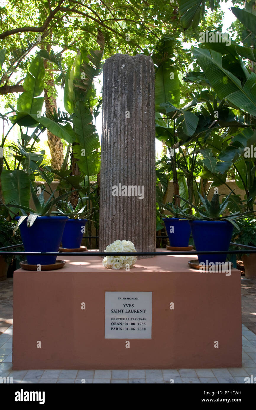 Ein Denkmal in Erinnerung von Yves Sain-Laurent, der Patron der Jardin Majorelle, einen öffentlichen Garten in Marrakesch, Marokko Stockfoto