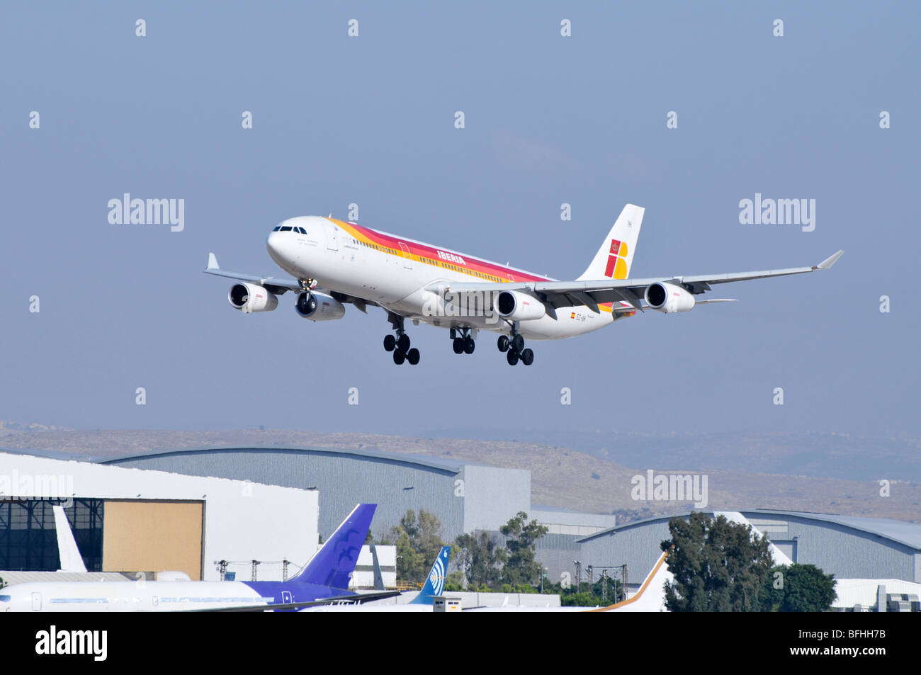 Israel, Ben-Gurion internationaler Flughafen Iberia Airbus A340-300 Landung Stockfoto