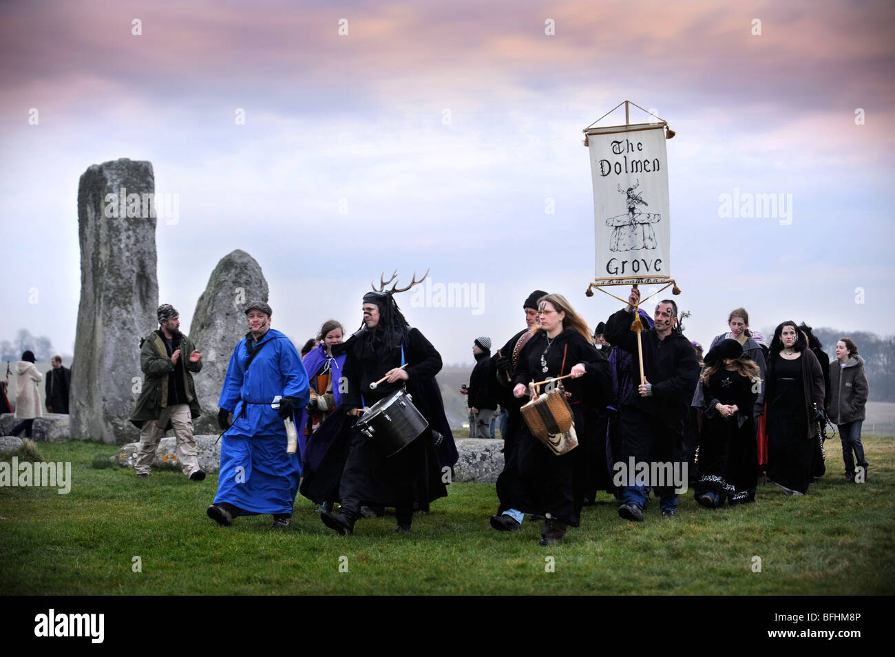 Druiden von The Dolmen Grove feiern die Frühlings-Tagundnachtgleiche in Stonehenge März 2008 Stockfoto