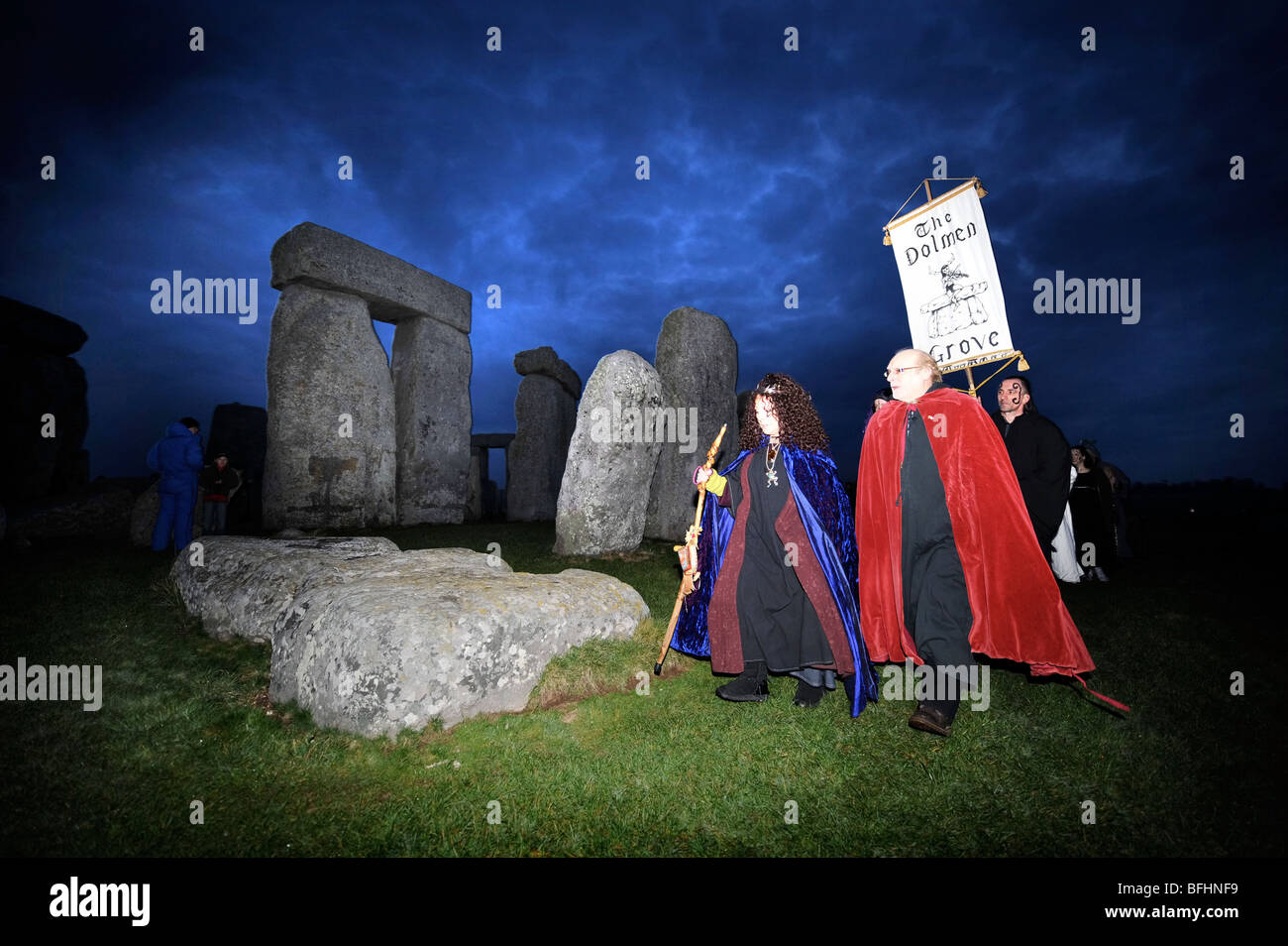 Druiden von The Dolmen Grove feiern die Frühlings-Tagundnachtgleiche in Stonehenge März 2008 Stockfoto