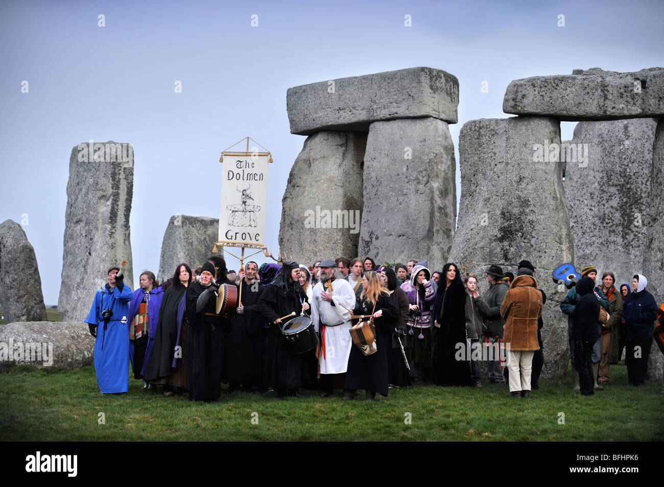 Druiden von The Dolmen Grove feiern die Frühlings-Tagundnachtgleiche in Stonehenge März 2008 Stockfoto