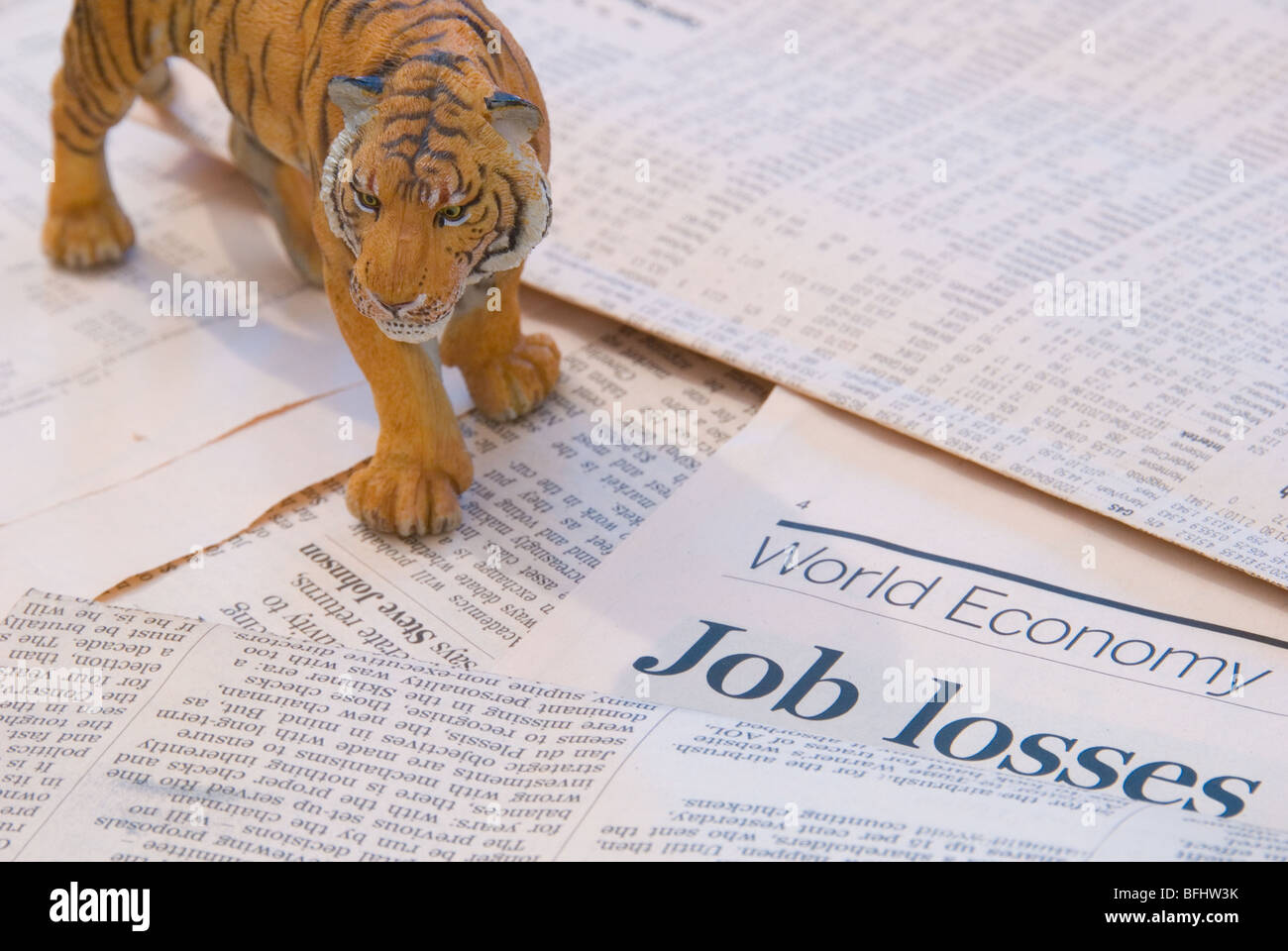 Ein Tiger über die Weltwirtschaft Berichte von Arbeitsplätzen vertreten die Märkte in Asien Stockfoto