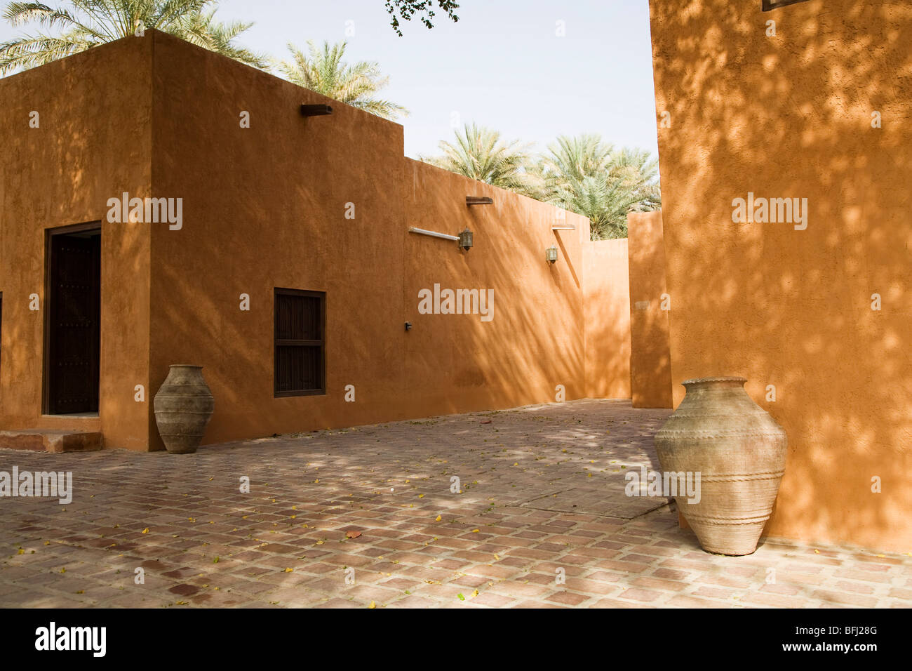 Al Ain, Vereinigte Arabische Emirate, Teilansicht des Hofes in Al Ain Palace Museum Stockfoto