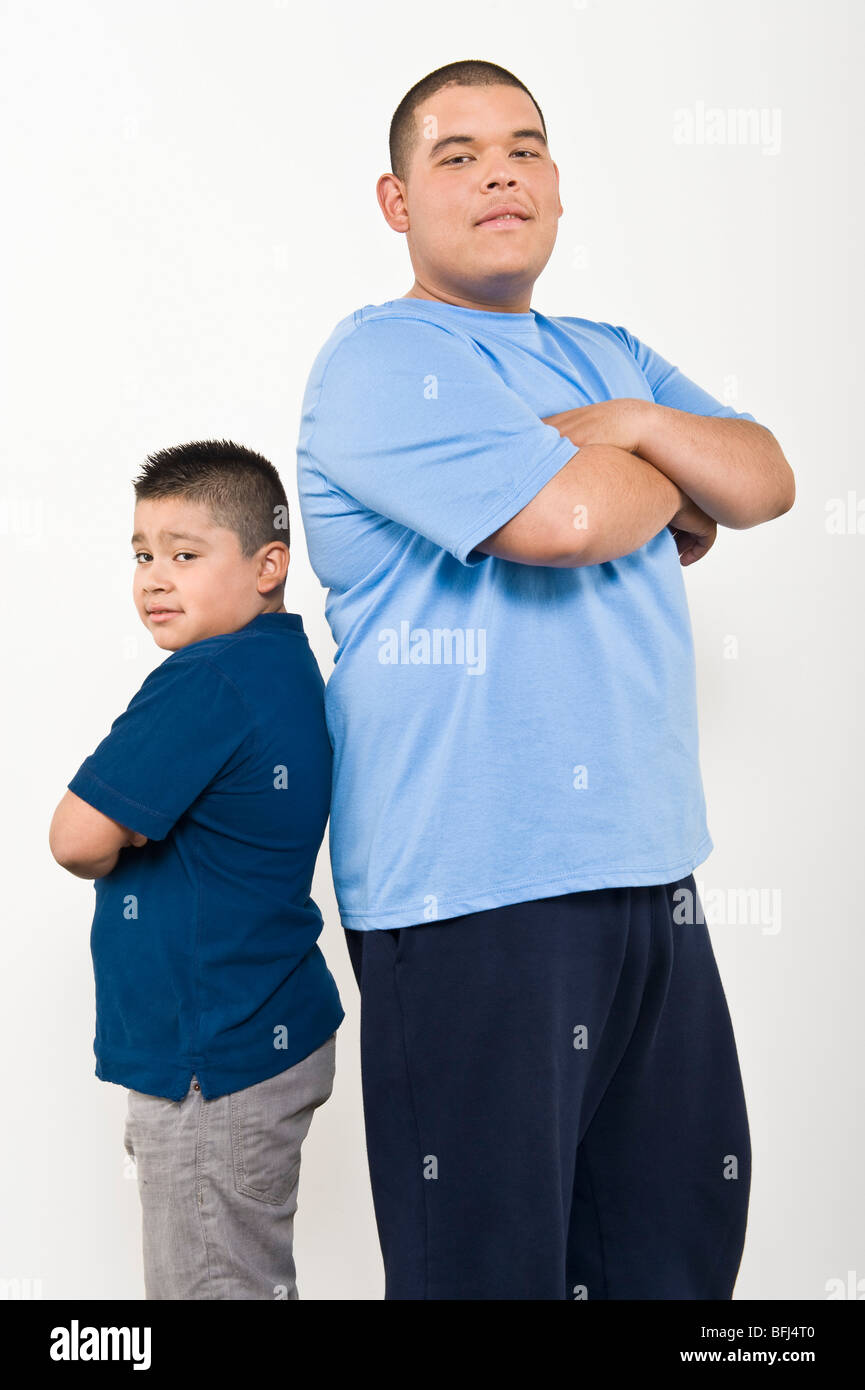 Porträt von Teenager (16-17) und pre-Teen (10-12) junge Stockfoto