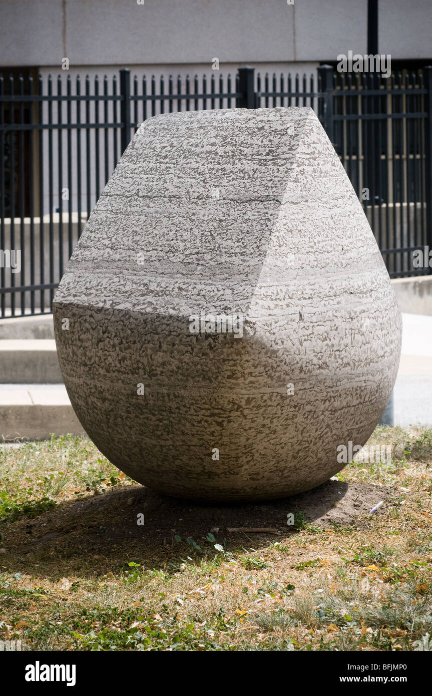 Skulptur in Baltimore Untitled von Gerald H Weler – 1977 – Commerce Street Park – Handel und Lombard Stockfoto