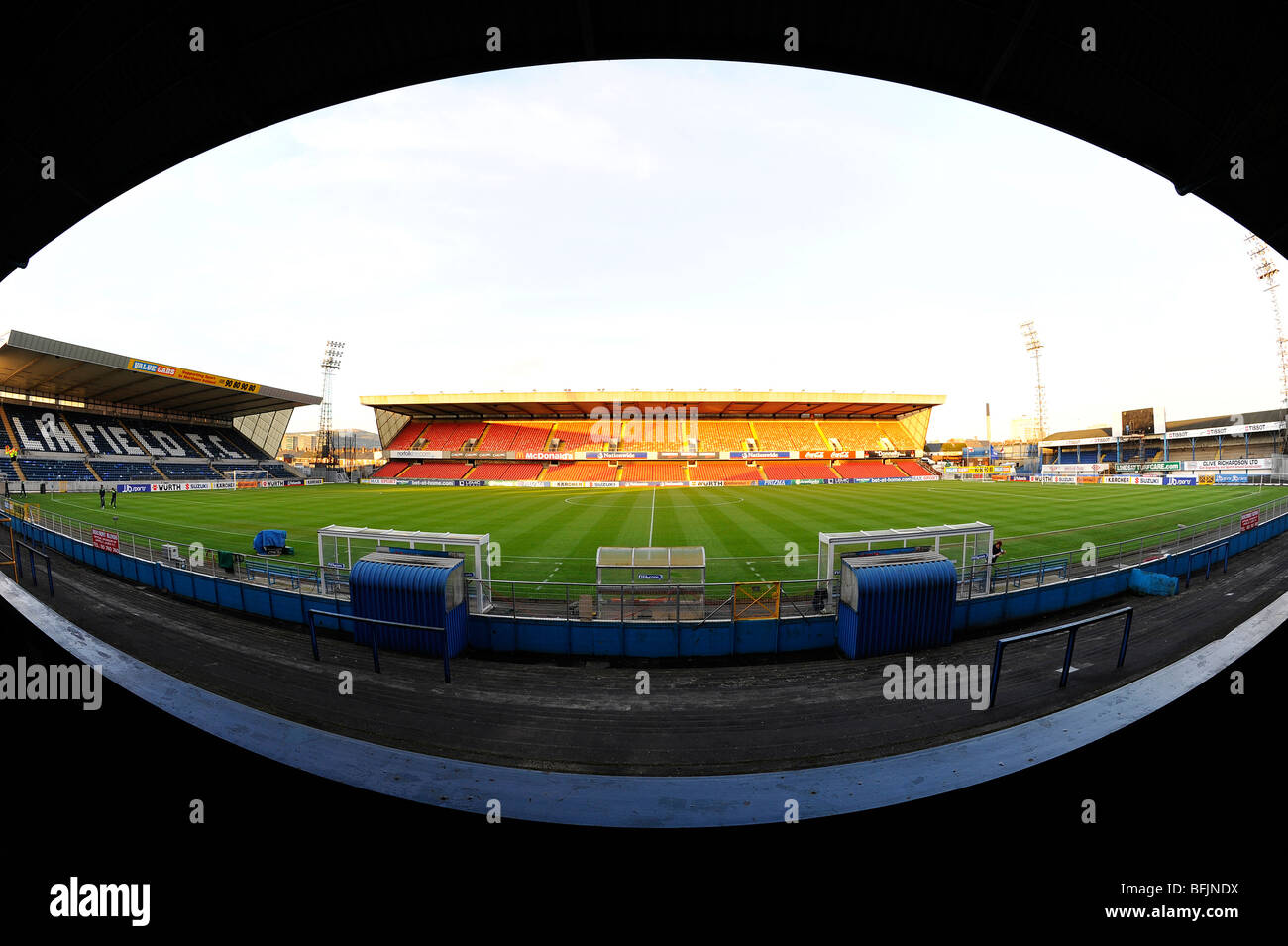 Blick ins Innere Stadion Windsor Park, Belfast. Haus der Linfield Football Club Stockfoto