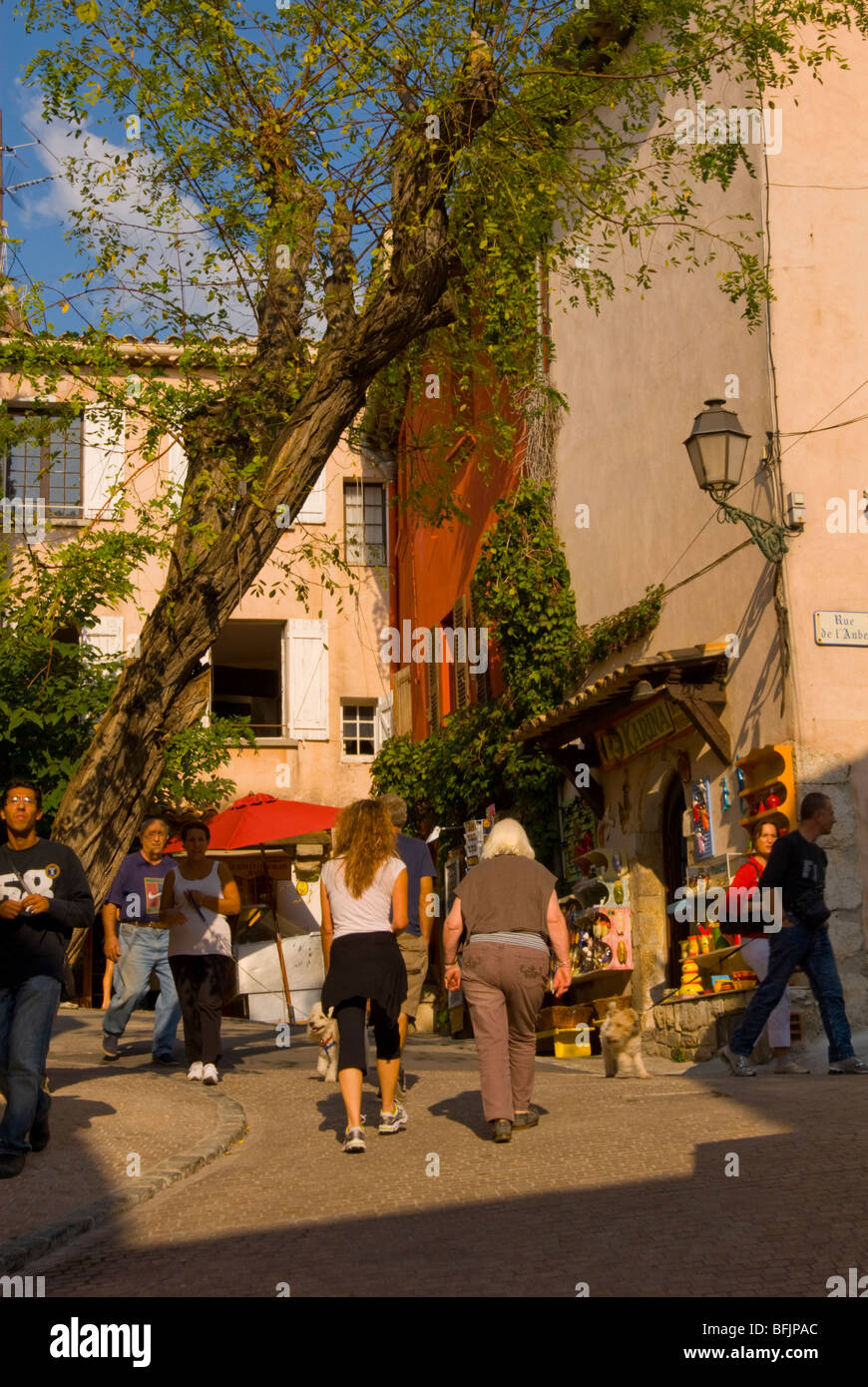 Beliebtes Touristenziel der mittelalterlichen Stadt von Le Castellet Südfrankreich Stockfoto