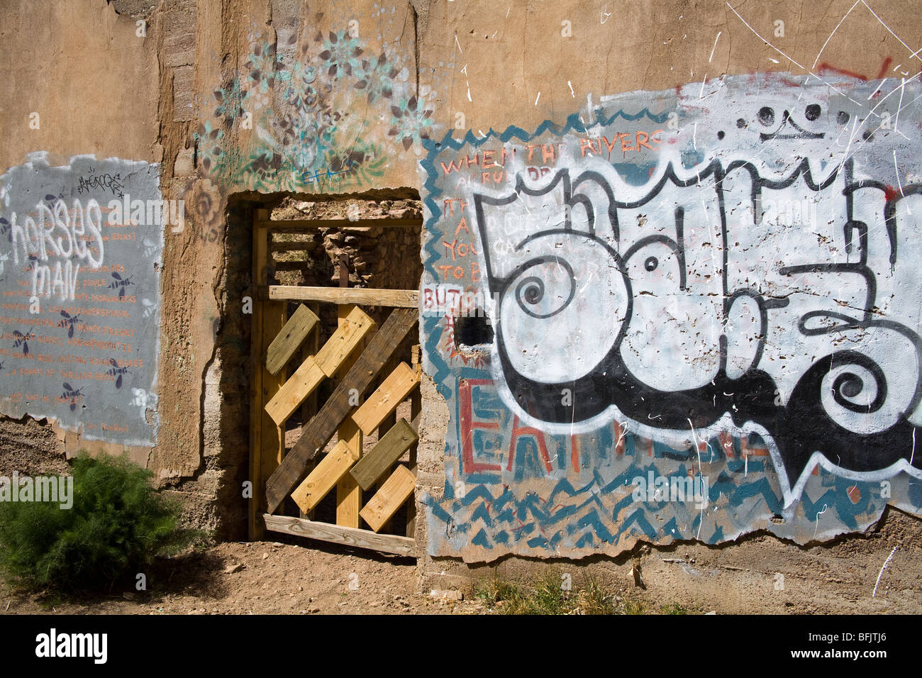 Graffiti in Brauerei Gulch, Bisbee Bergbaustadt, Cochise County, Arizona, USA Stockfoto