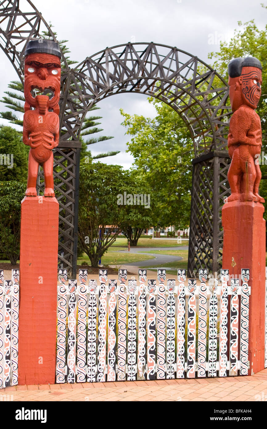 Maori-Schnitzereien Rotorua Stockfoto