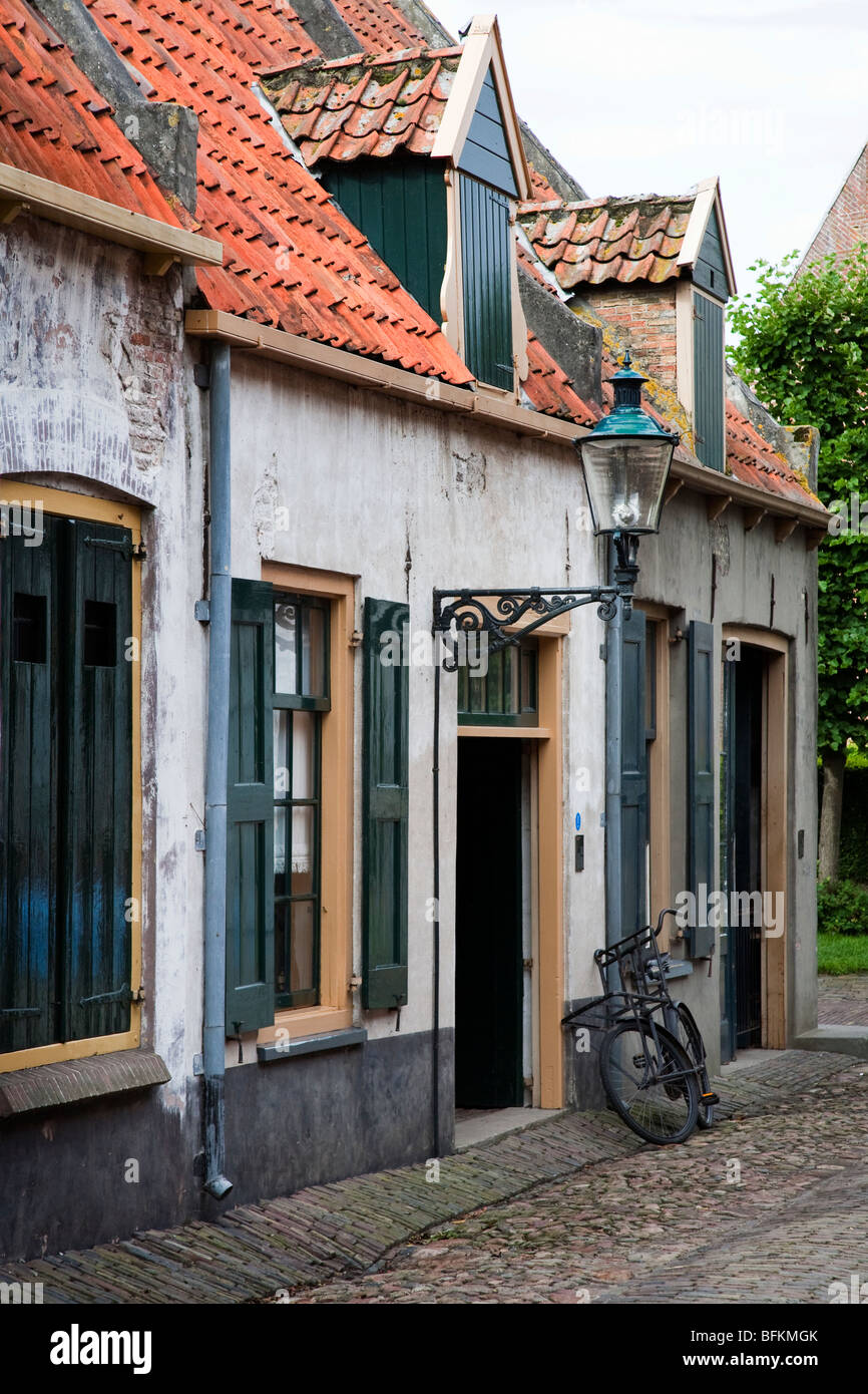 Straße mit dem Fahrrad Zuiderzeemuseum Enkhuizen Niederlande Stockfoto
