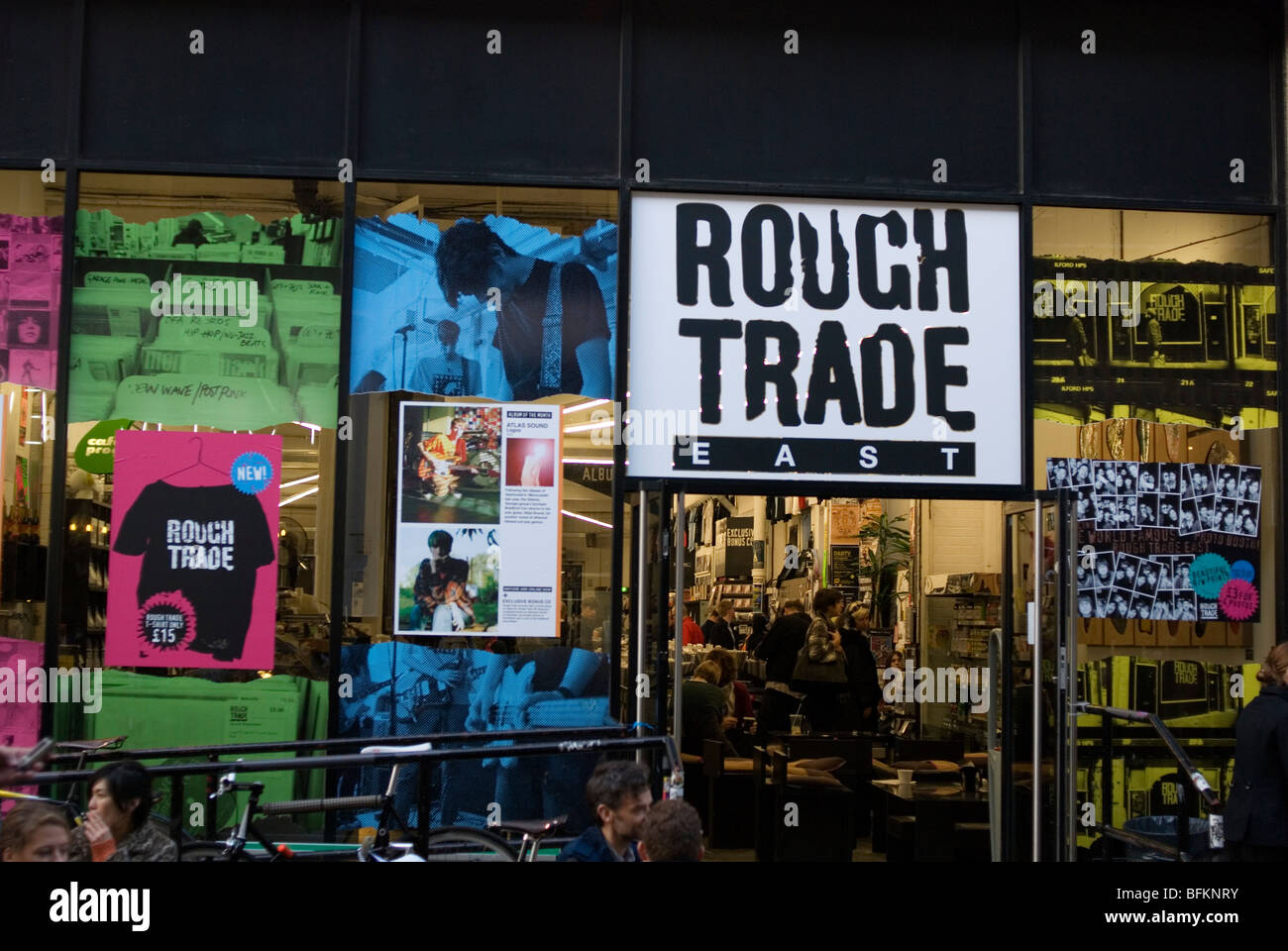 Rough Trade Ost-Shop in alte Truman Brauerei Brick Lane, East End London England UK Stockfoto