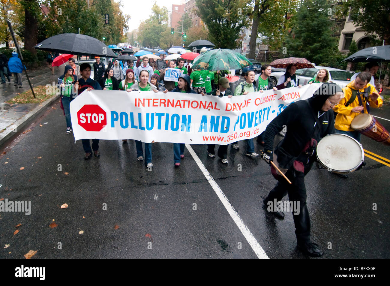 Umwelt-Aktivisten, Aufruf zum Handeln gegen den Klimawandel während der International Day of Climate Action Stockfoto