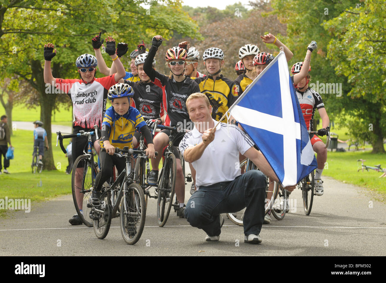 Sir Chris Hoy und junge Radfahrer Stockfoto