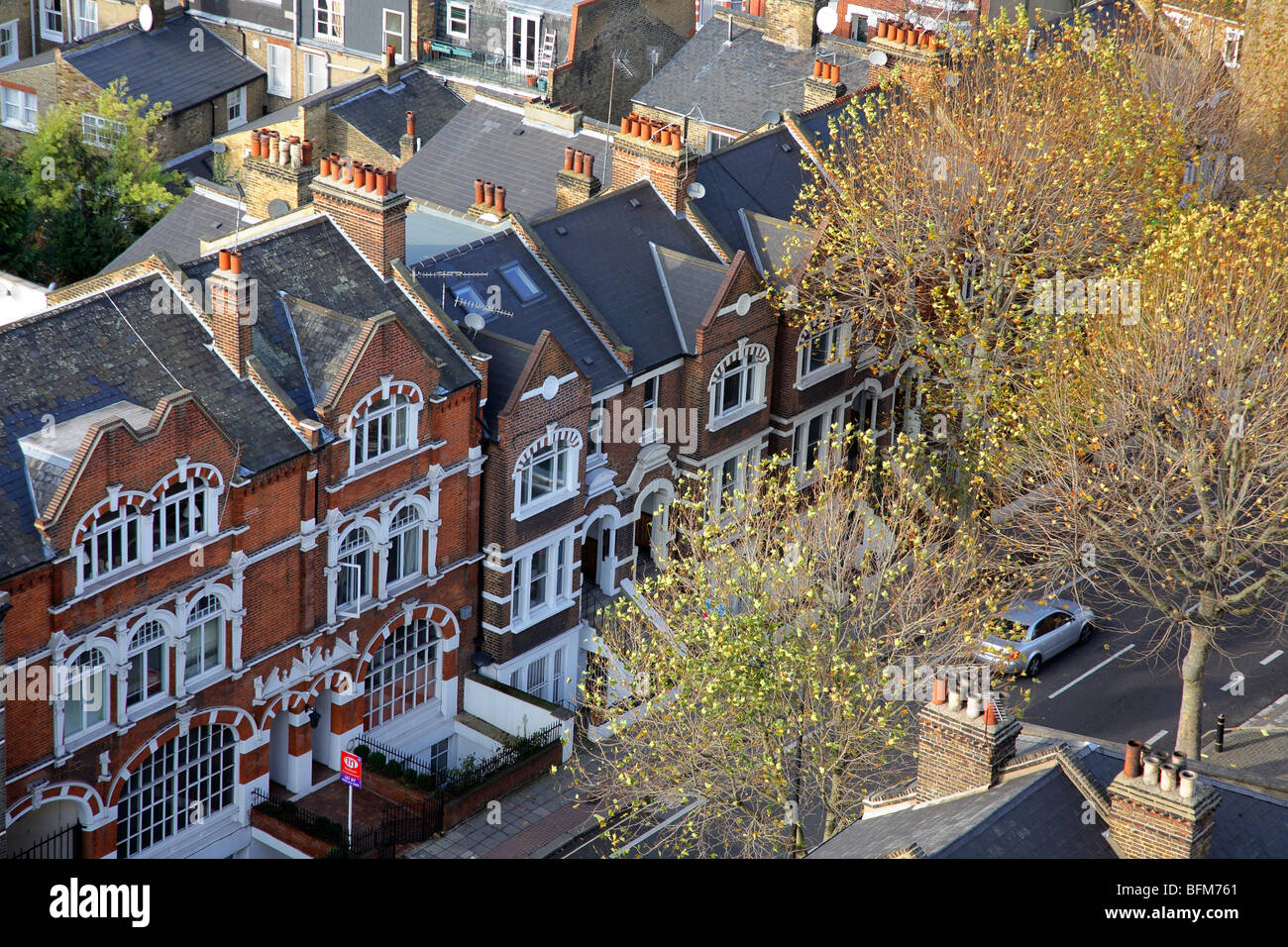 Vogelperspektive der Wandsworthbridge Road in Fulham Stockfoto