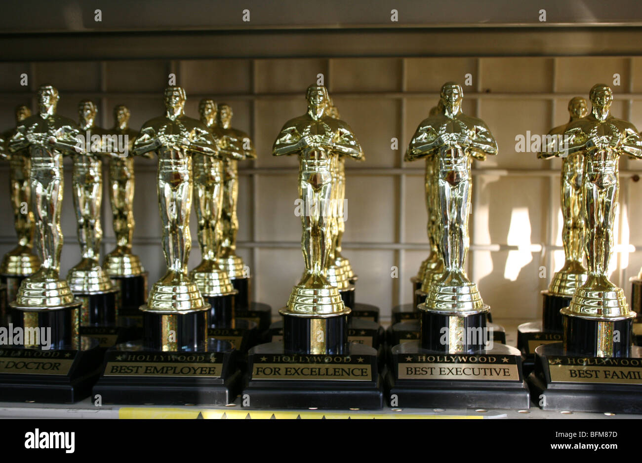 Kunststoff Oscar-Trophäe Statue Statuetten in Hollywood Kalifornien zu verkaufen Stockfoto