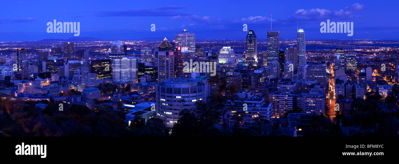 Skyline von Montreal in der Abenddämmerung, Quebec, Kanada Stockfoto