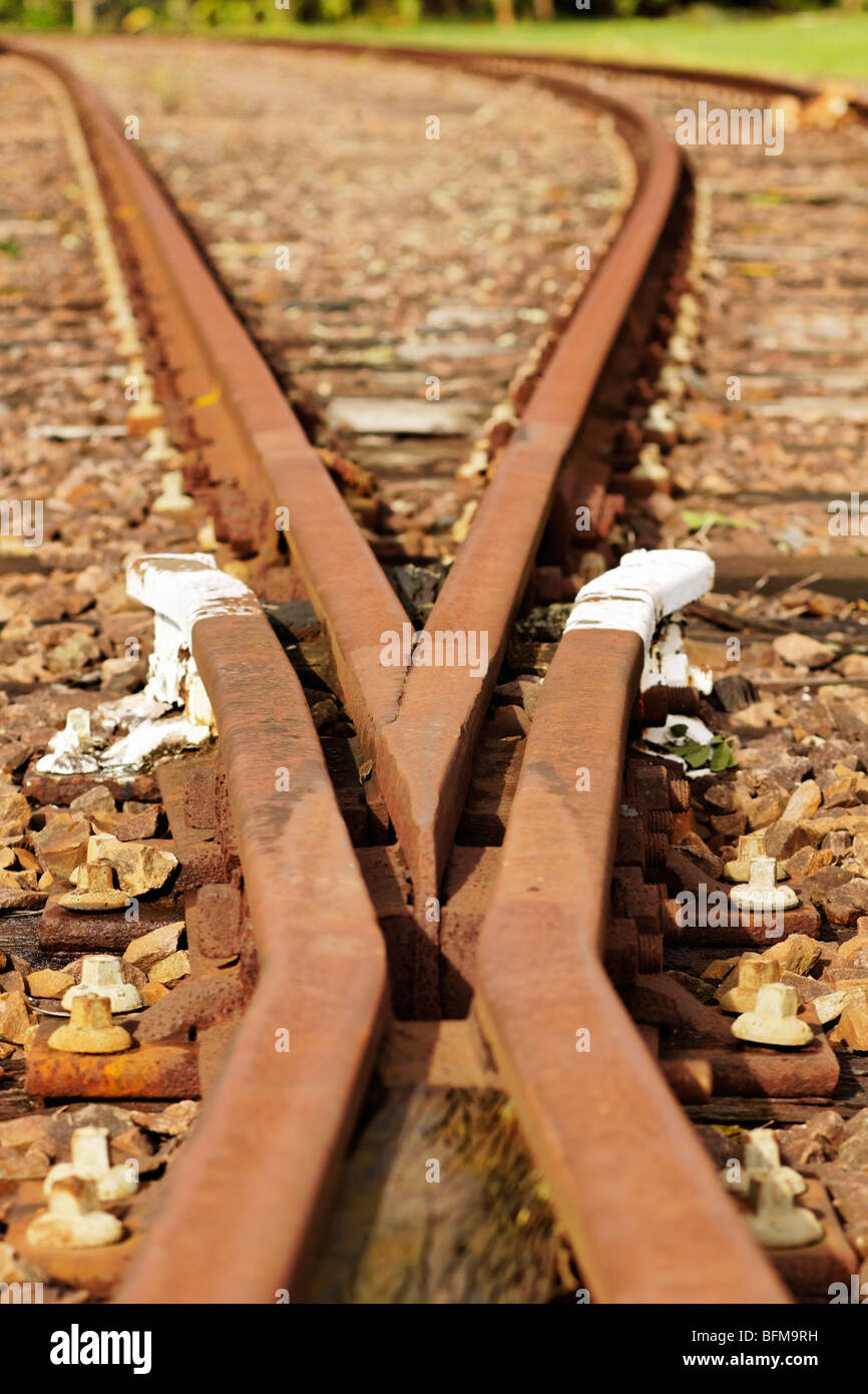 Schaltpunkt in Eisenbahnschienen Stockfoto