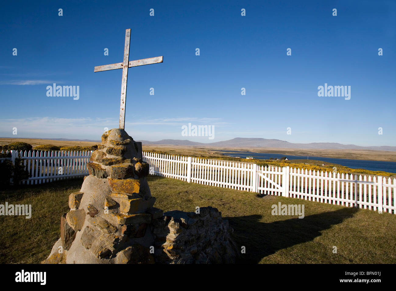 Falkland-Inseln; Goose Green. Denkmal für das zweite Bataillon The Parachute Regiment (Abs. 2) während des Krieges getötet. Stockfoto