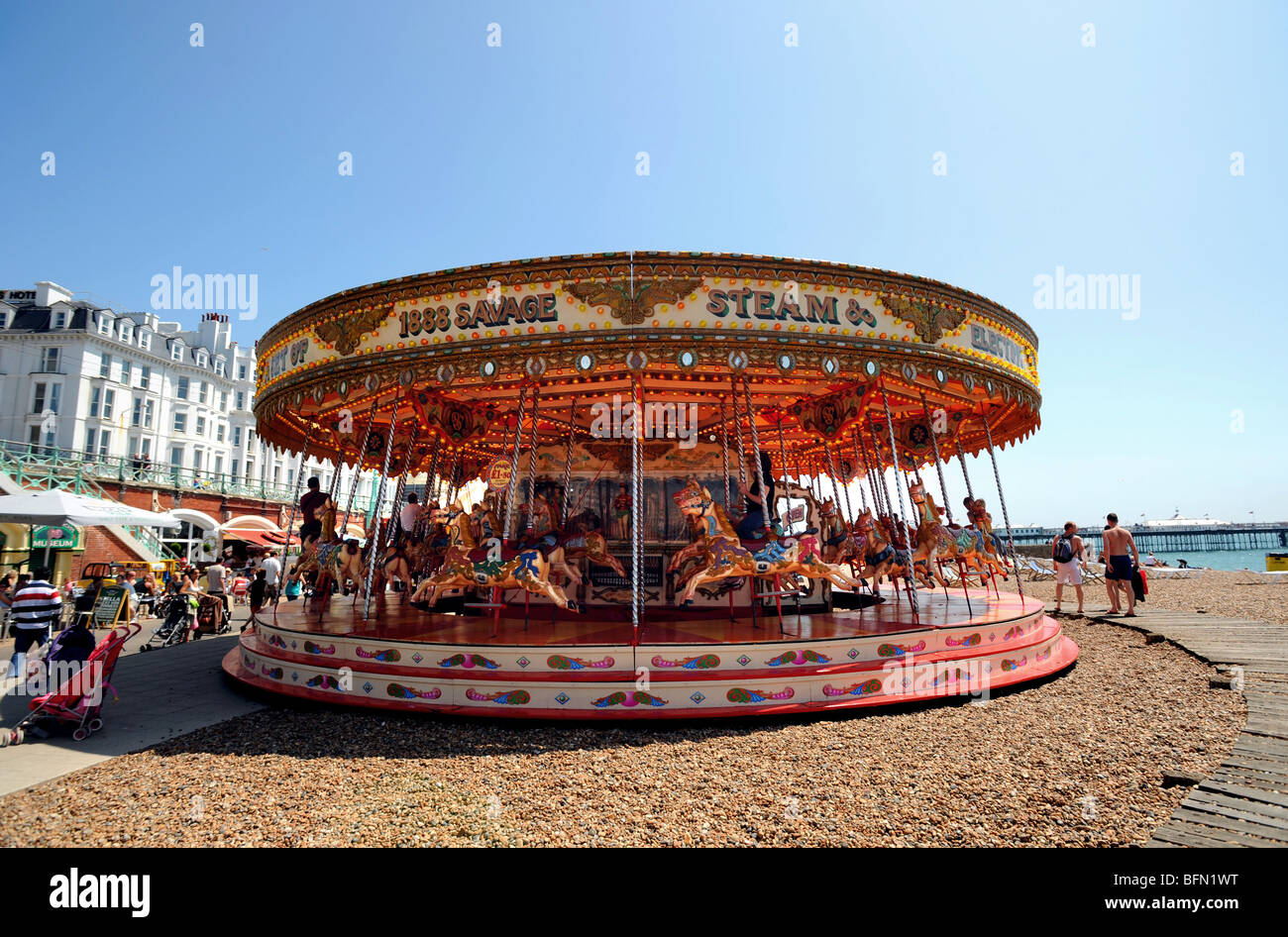 Das Karussell am Strand von brighton Stockfoto