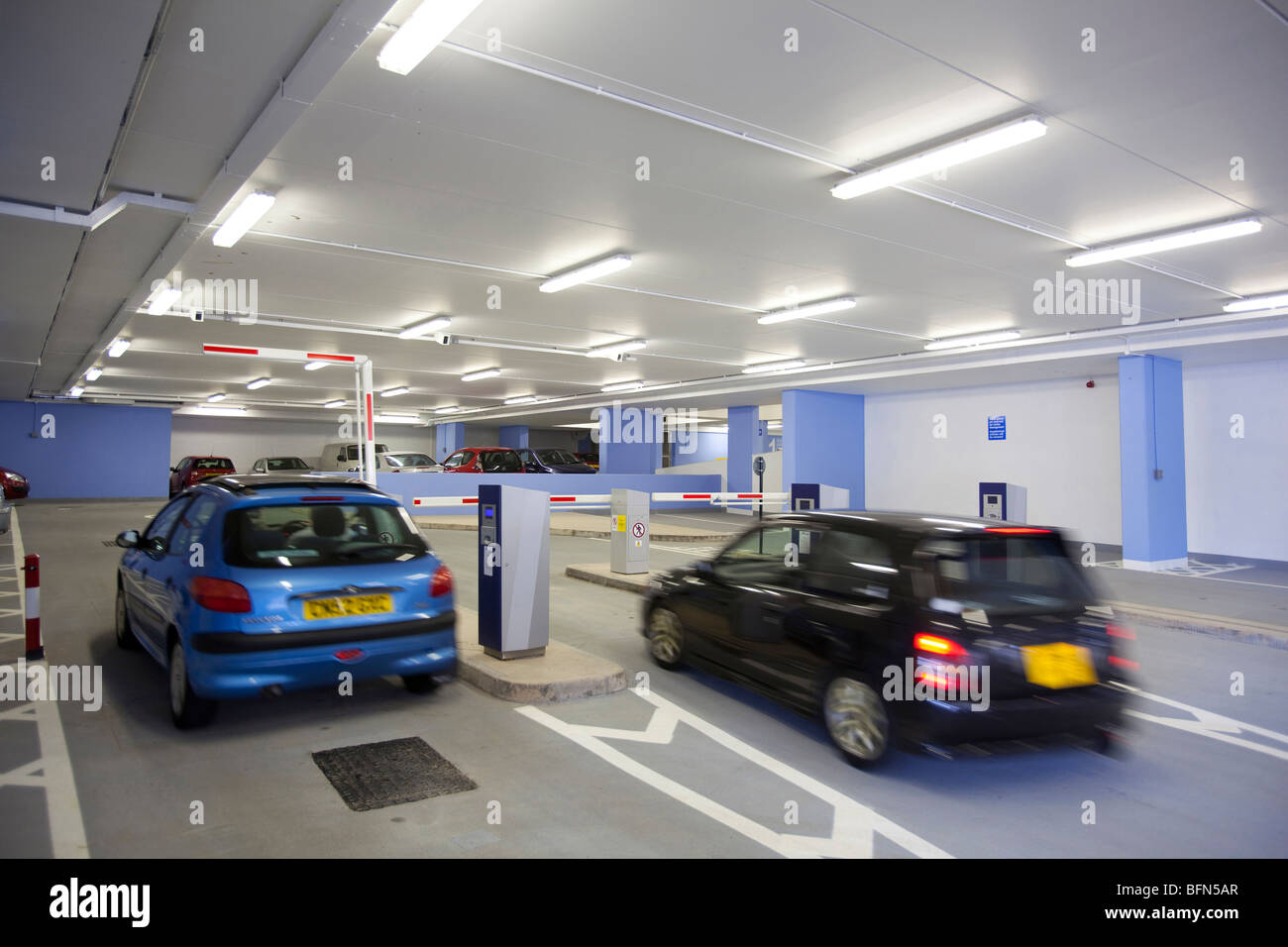 Parkplatz Kingsway Shopping Centre in Newport Gwent South Wales UK Stockfoto