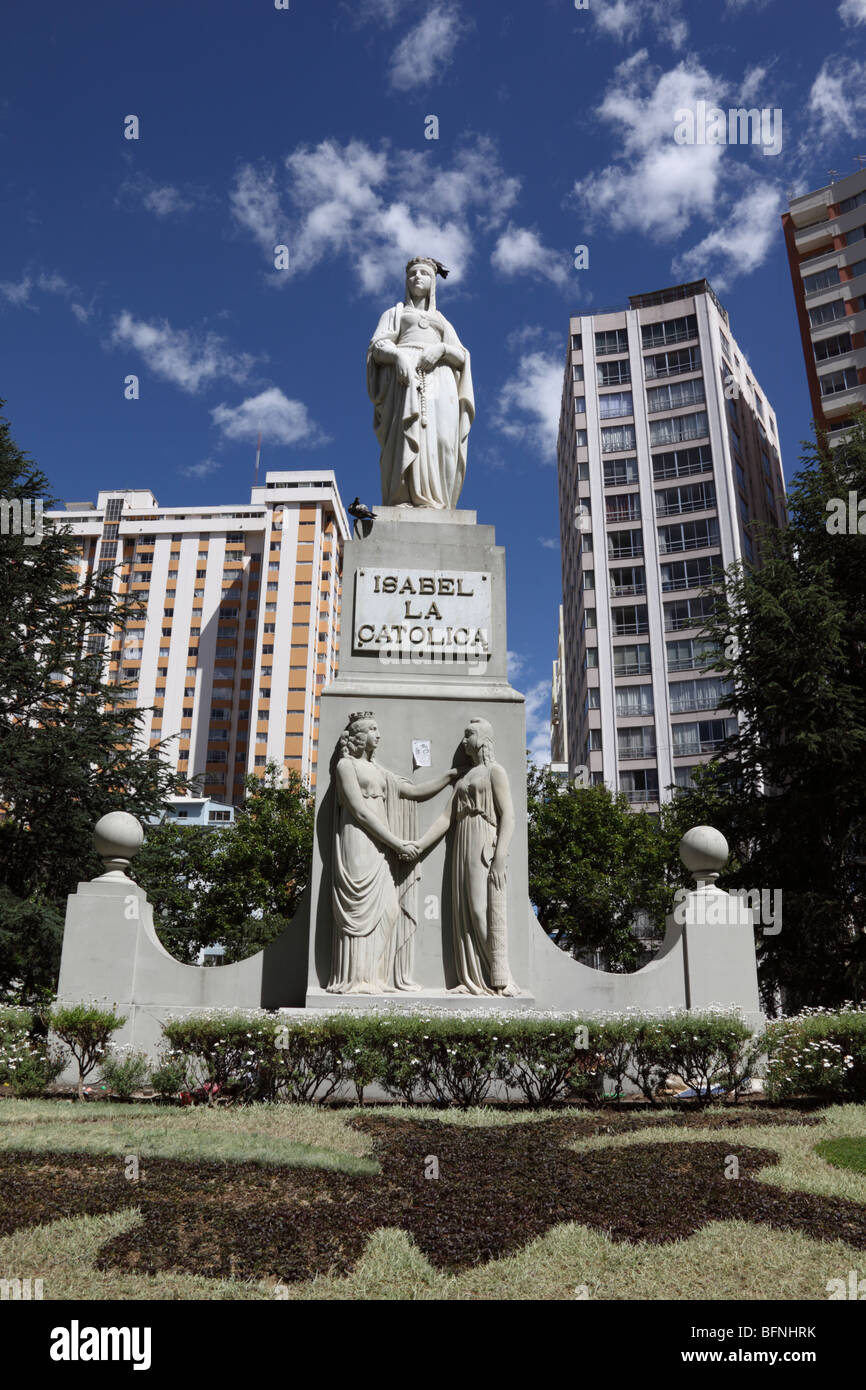 Statue der ehemaligen spanischen Königin Isabella I. von Kastilien / Isabel I de Castilla, Plaza Isabel la Catolica, Sopocachi, La Paz, Bolivien Stockfoto