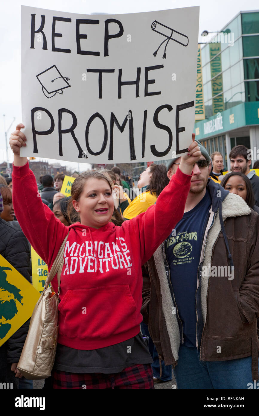 Studenten protestieren Beseitigung von Michigan Versprechen Stipendium Stockfoto