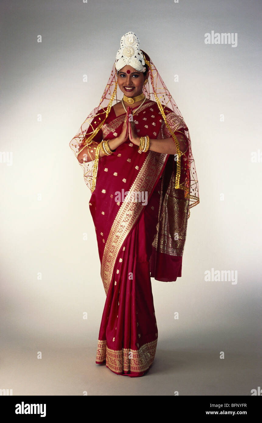 Bengali indischen Braut im Brautkleid weiß Hintergrund Indien Herr #145 Stockfoto